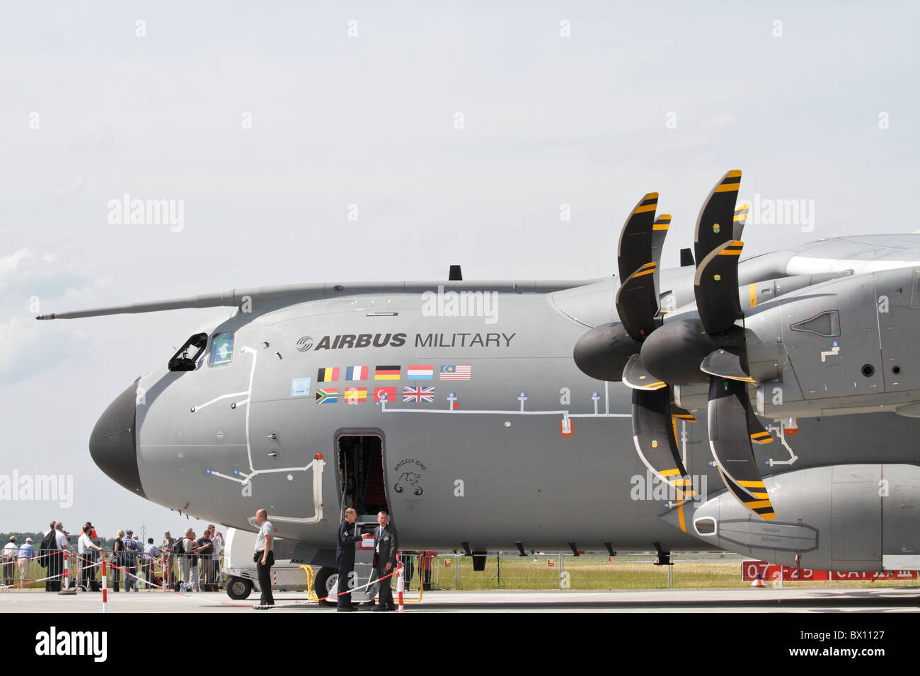 Airbus A400M militärische Transporter Flugzeug auf Landebahn während Airshow in Berlin/Deutschland. Stockfoto