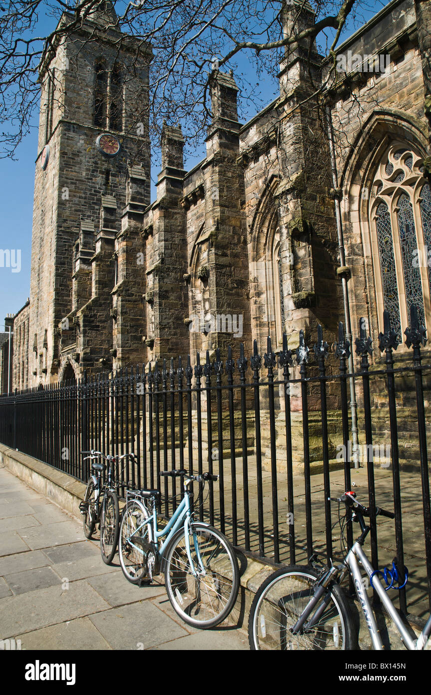 dh St Andrews Universität ST ANDREWS FIFE Studenten Fahrräder St Salvators Kirchengebäude Salvator Fahrräder Stockfoto