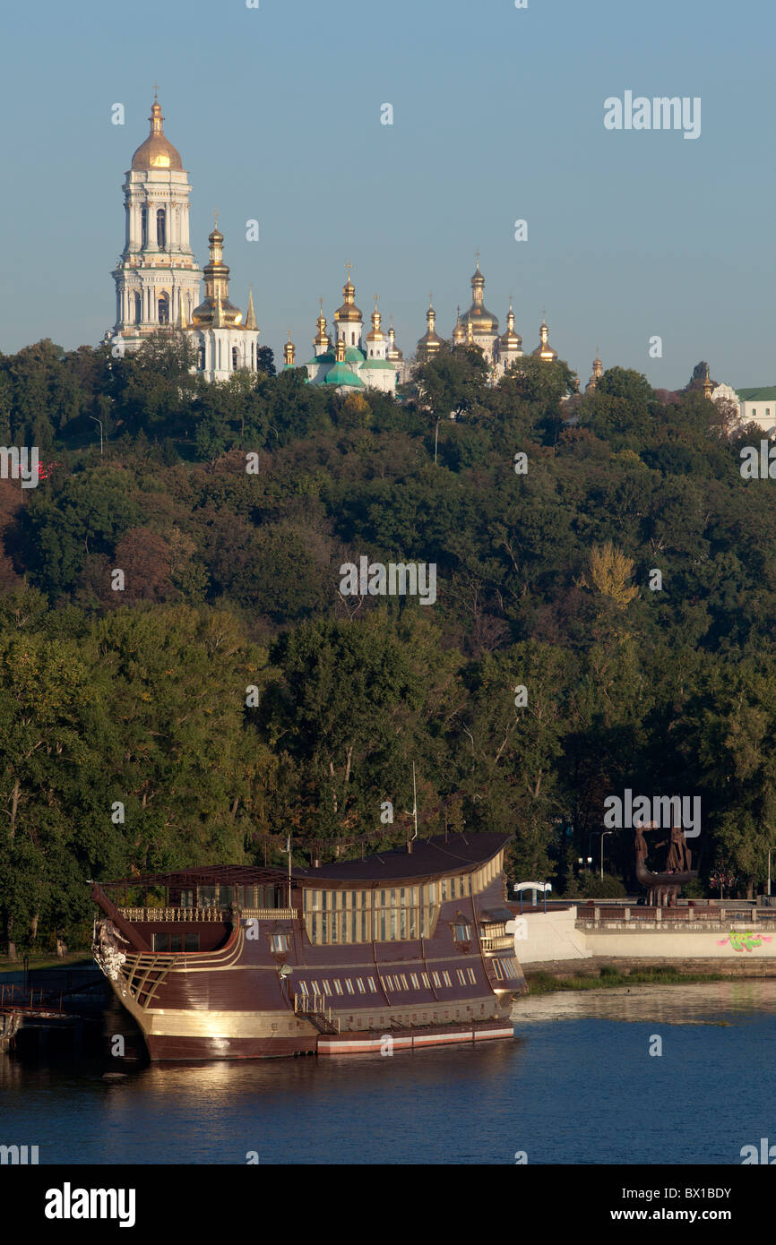 Panoramablick auf das Kiewer Höhlenkloster in Kiew, Ukraine Stockfoto