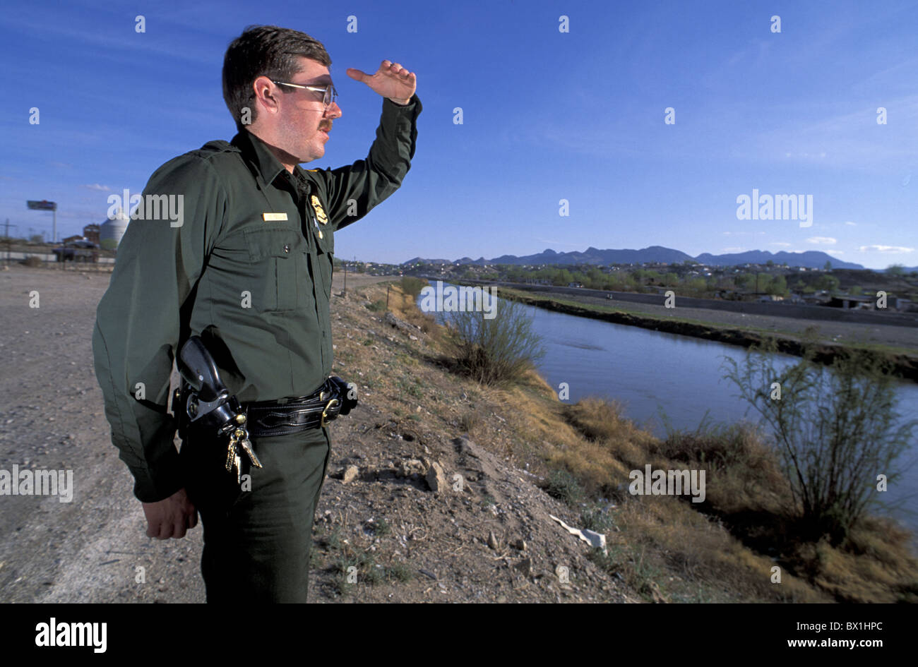 El Paso Texas uns Border Patrol USA Amerika Vereinigte Staaten Wache Grenzfluss Mann kein Modell-Freigabe-Zoll Stockfoto