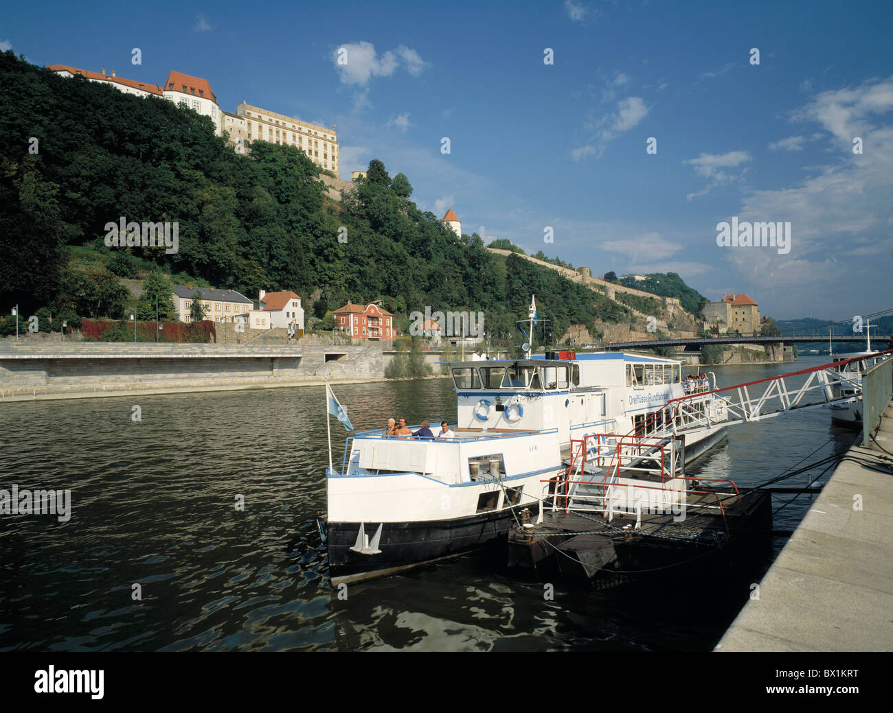 Bayern bayerischen Donau Promenade Festung Oberhaus Deutschland Europa Urlaub Schiff Passau Schiff Liegeplätze Dan Stockfoto