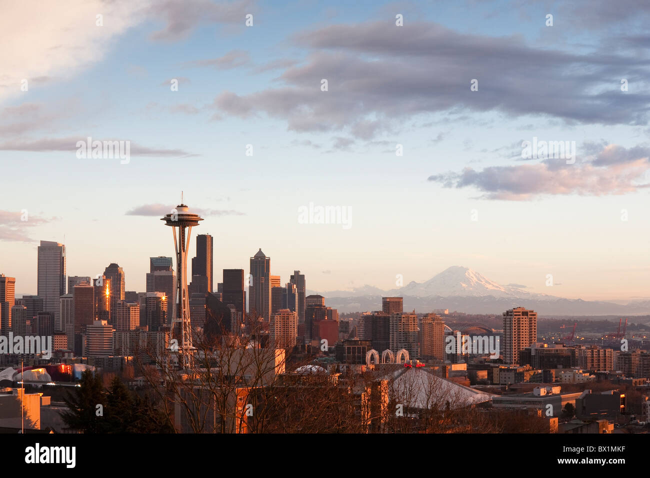 Klassische Seattle Skyline von Kerry Park bei Sonnenuntergang - Seattle Washington Stockfoto