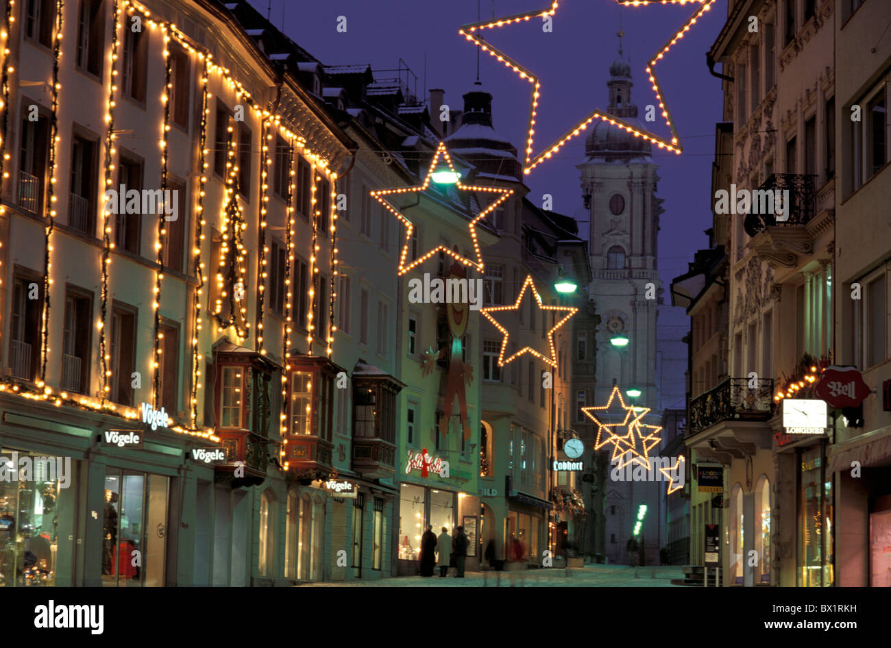 bei Nacht Weihnachten Stadt Dekoration Lane Markt Lane Nacht St. Gallen alte Domstadt Schnee Schweiz Stockfoto