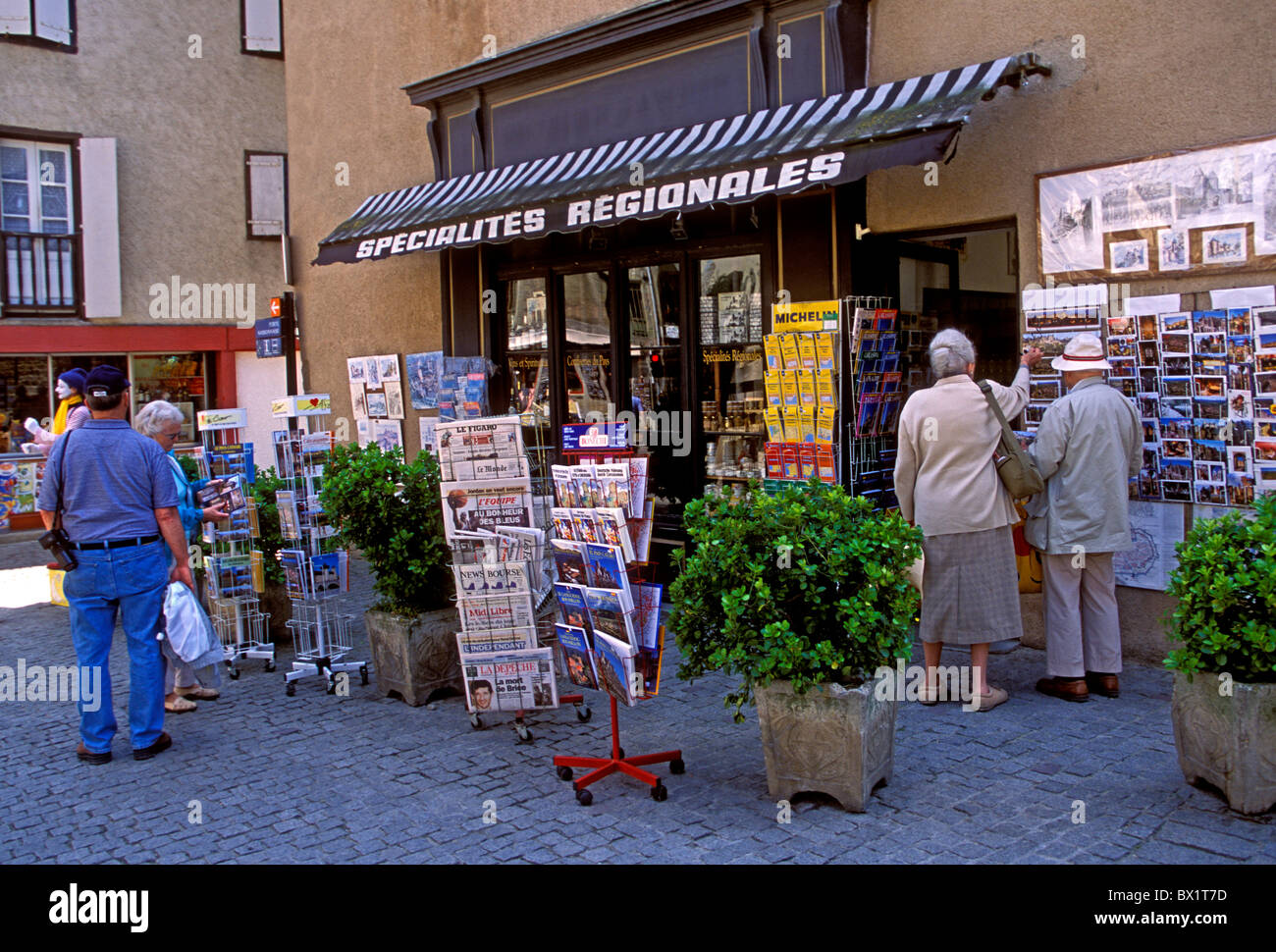 Franzosen, Touristen, Buchhandlung, Buchladen, Buchhandel, Buchhändler, neue und gebrauchte Bücher, La Cite, Carcassonne, Languedoc-Roussillon, Frankreich, Europa Stockfoto