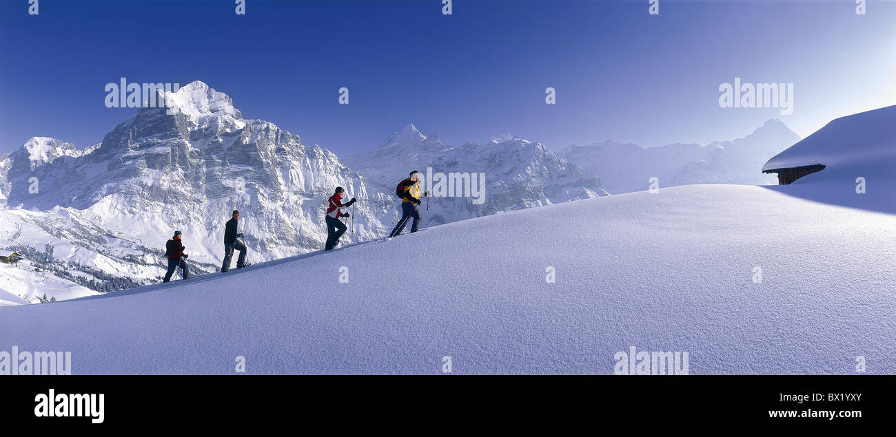 Schneeschuh Wandern Wandern Gruppe hinauf wandern Winter Gruppe Grindelwald Ridge Wetterhorn-Schweiz-Europa Stockfoto