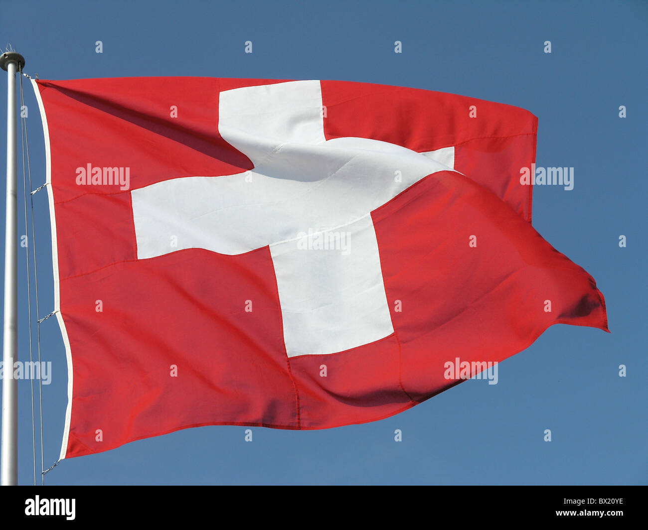 wehenden Fahne Himmel Schweizer Flagge Schweiz Europa Stockfotografie -  Alamy