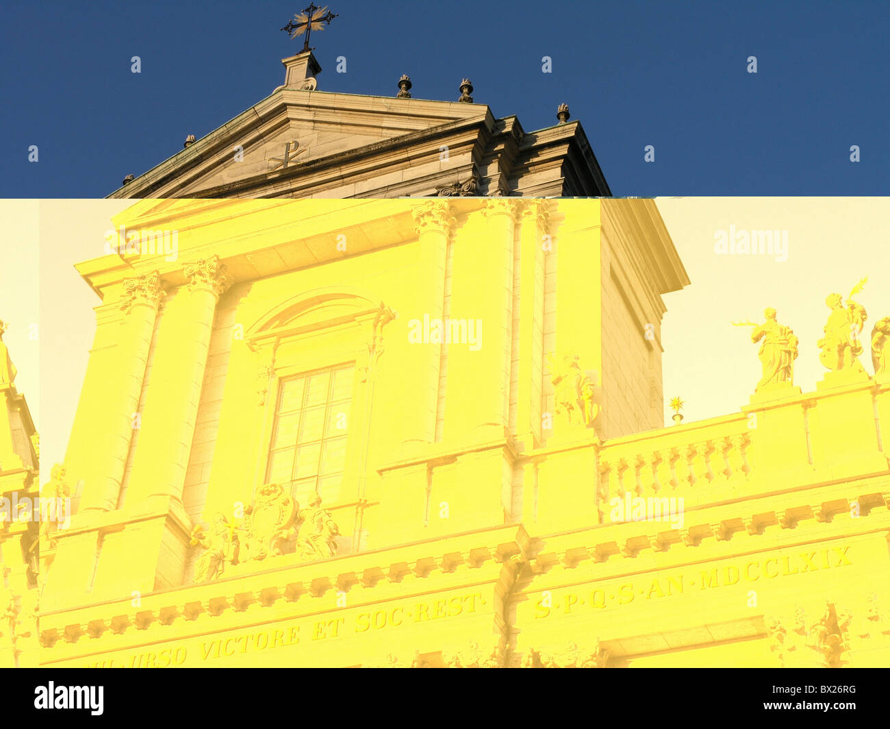 Kirche Städte Stadt Farbe Farbe frühen Klassizismus Fassade Fassaden Solothurner St. Ursen-Kathedrale Schweiz Stockfoto