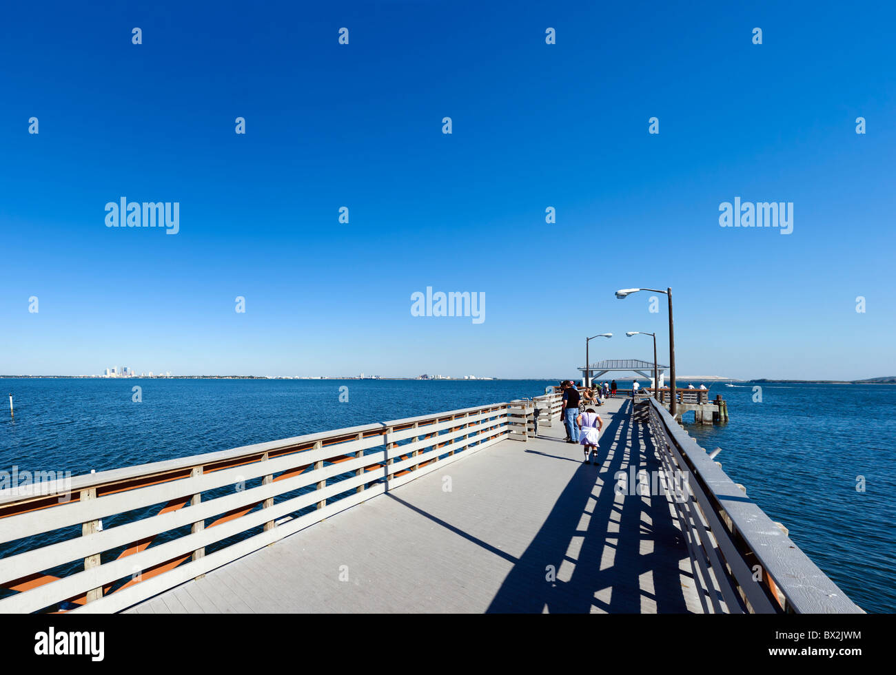 Die Fishing Pier an Ballast Point Park, Interbay Halbinsel, Tampa, Tampa Bay, Florida, USA Stockfoto