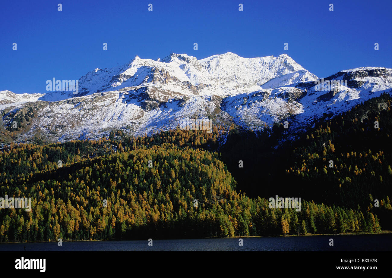Piz Murtèl 3 433 ms Piz Corvatsch 3 451 ms Silvaplanersee Silvaplana See Wasser Bundner Alpen alpin Berg Stockfoto