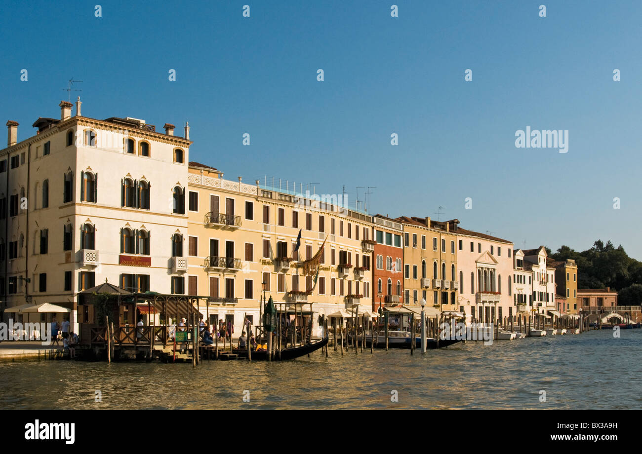 Hotels Antiche Figur und Carlton und Foscari Contarini und Diedo Emo Paläste, Fondamenta San Simeon, Grand Canal, Venedig, Italien Stockfoto