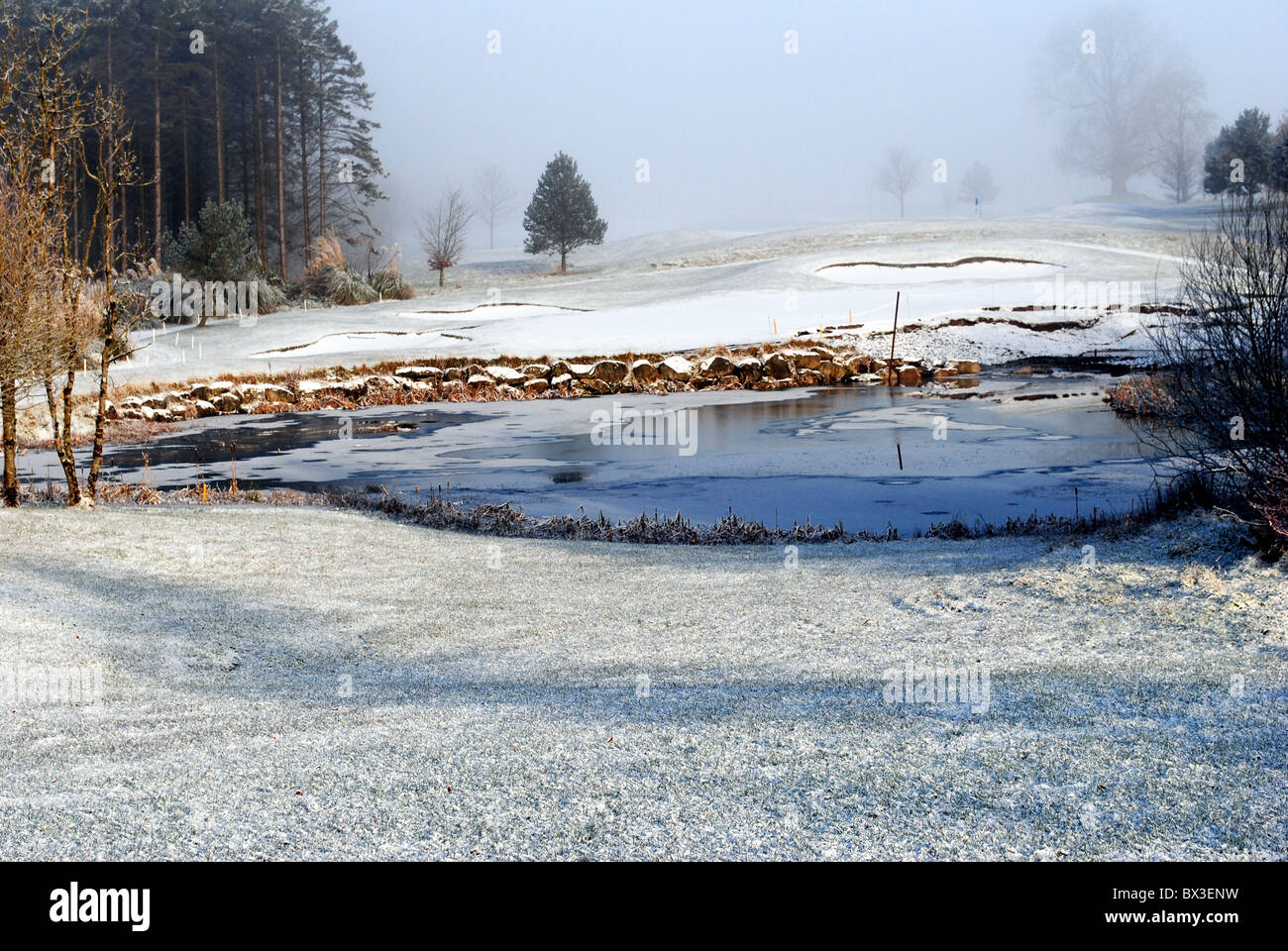 Winter-Wunderland auf einem Golfplatz Stockfoto
