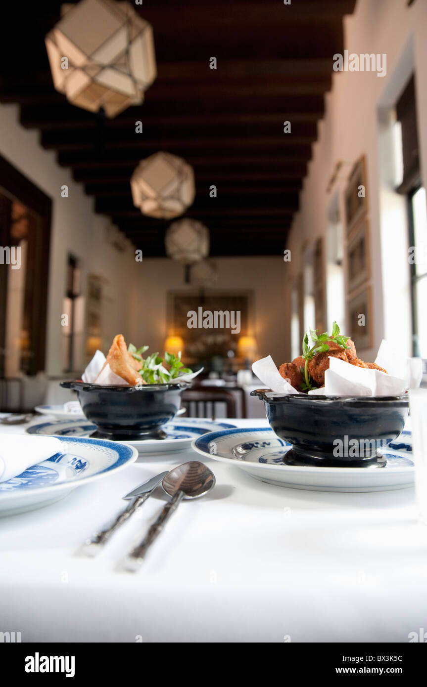 Essen auf dem Tisch im Restaurant Rachamankha; Chiang Mai, Thailand Stockfoto