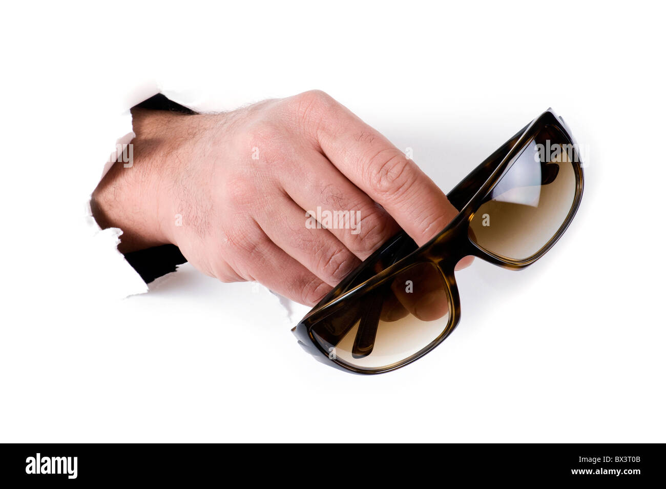 Objekt auf weiß - Mann Hand mit Sonnenbrille Stockfoto