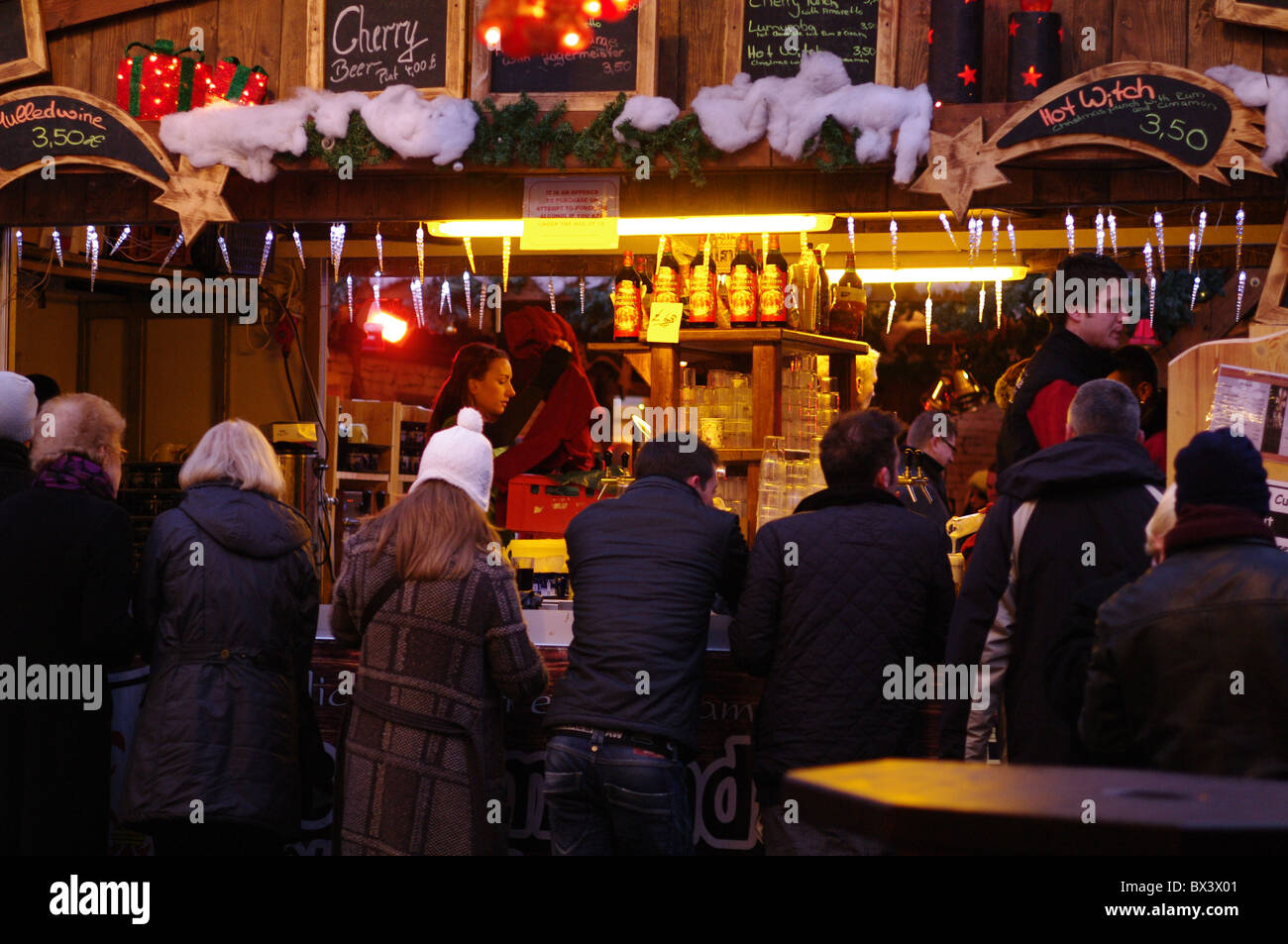 Bar im europäischen Stil in Manchester Christmas Markets Stockfoto