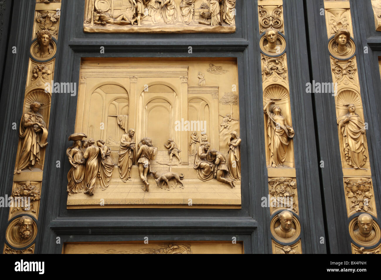 Das bronzene Taufbecken Türen in Florenz Italien Stockfoto