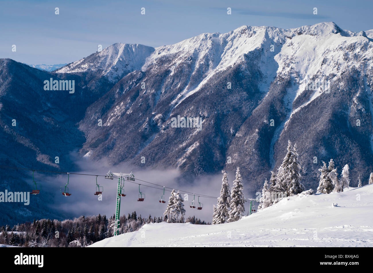 Ein Sessellift auf den Ski Center der Velika Planina, Slowenien. Stockfoto