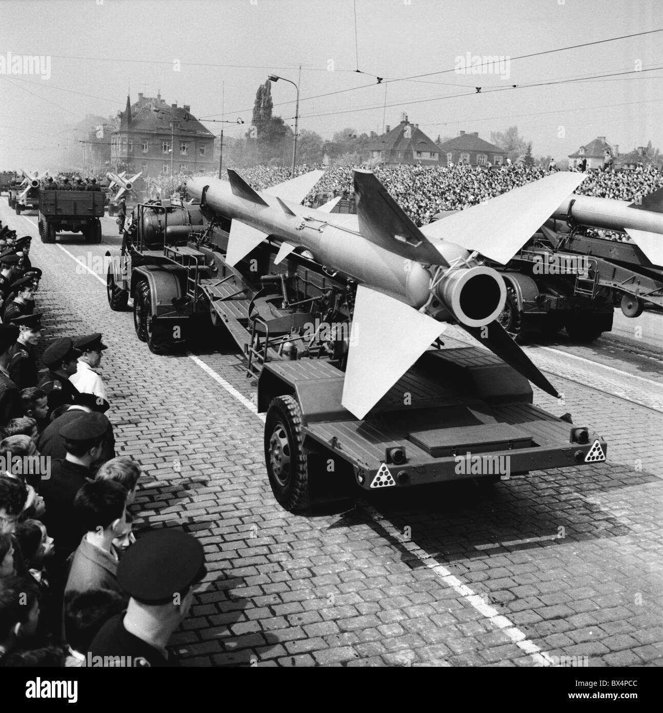 Militärparade war eine jährliche Veranstaltung zum Gedenken an das Ende des zweiten Weltkriegs in Europa und die Macht der kommunistischen Regierung zu zeigen. Stockfoto