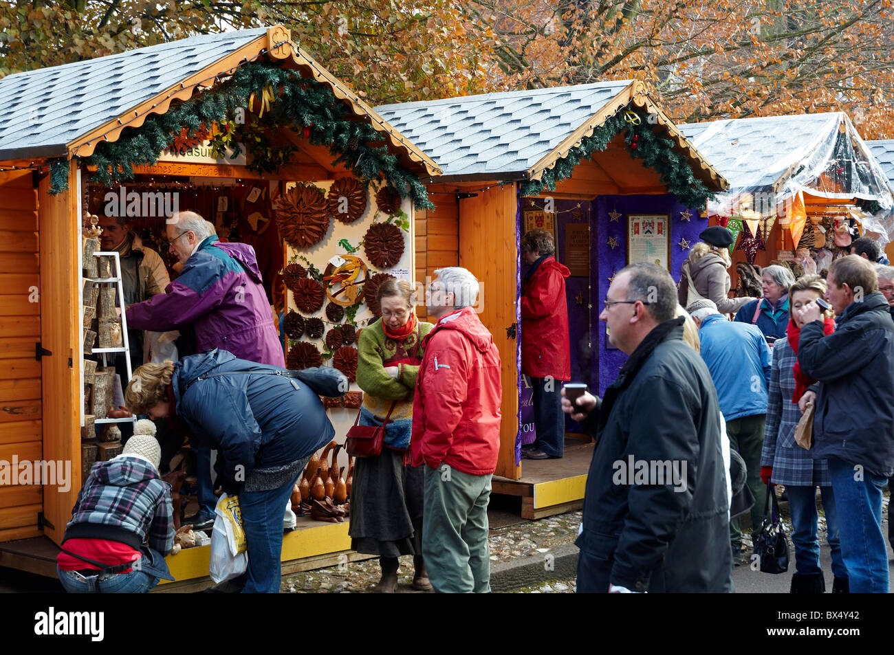 Winchester Weihnachtsmarkt 2010 in der Kathedrale in der Nähe, Winchester, Hampshire, England Stockfoto