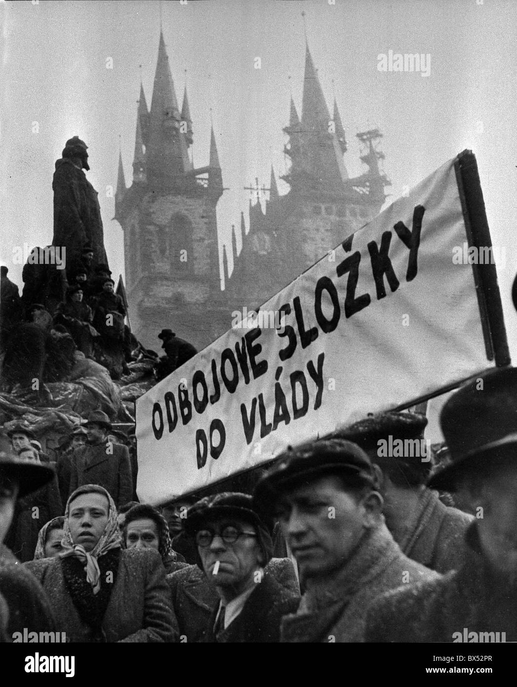 Prag, Februar 1948, Propaganda, Gehirnwäsche, Manifestation, Einschüchterung, banner Stockfoto