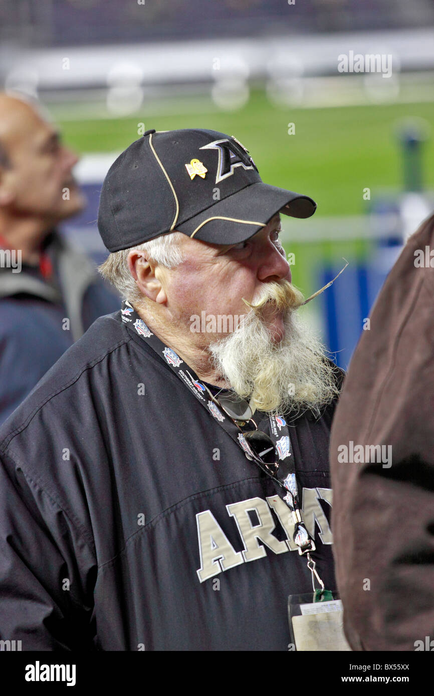 Armee-College-Fußball-Fan in steht im Yankee Stadium 50. Tagung der Armee vs. Notre Dame Stockfoto