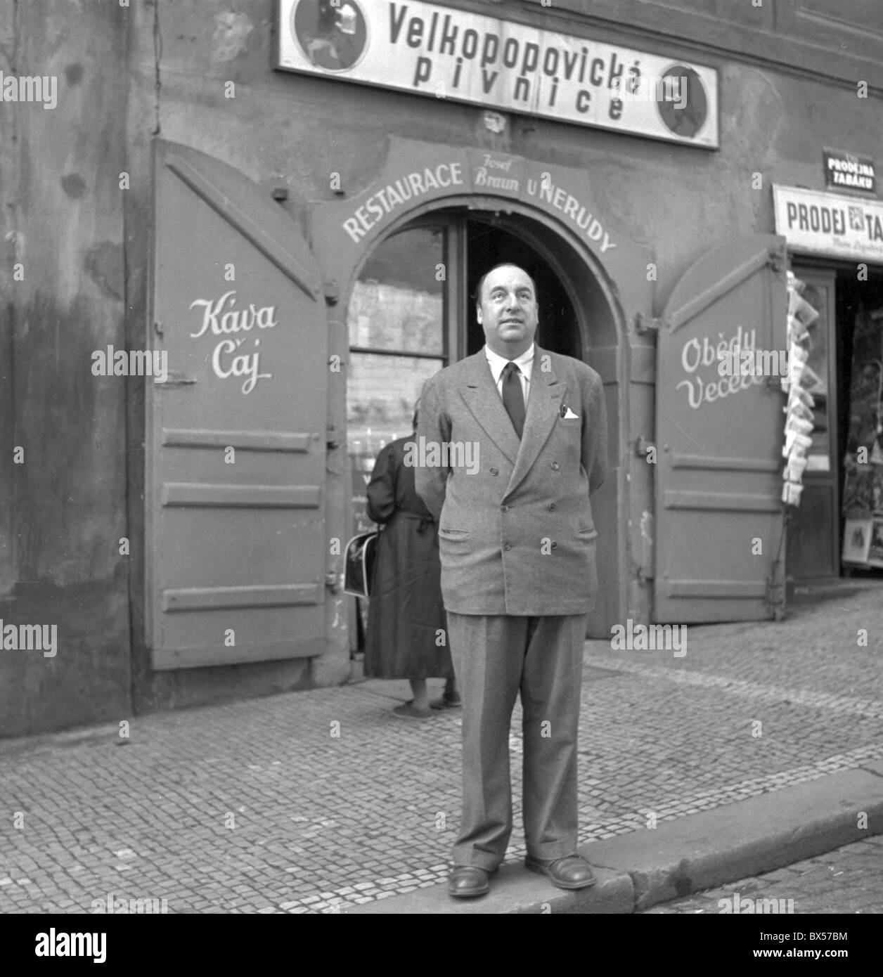 Prag - Tschechoslowakei 1949. Chilenische Menschenrechtsaktivist Kommunist und Dichter Pablo Neruda, der seinen Vornamen von angenommen hat Stockfoto