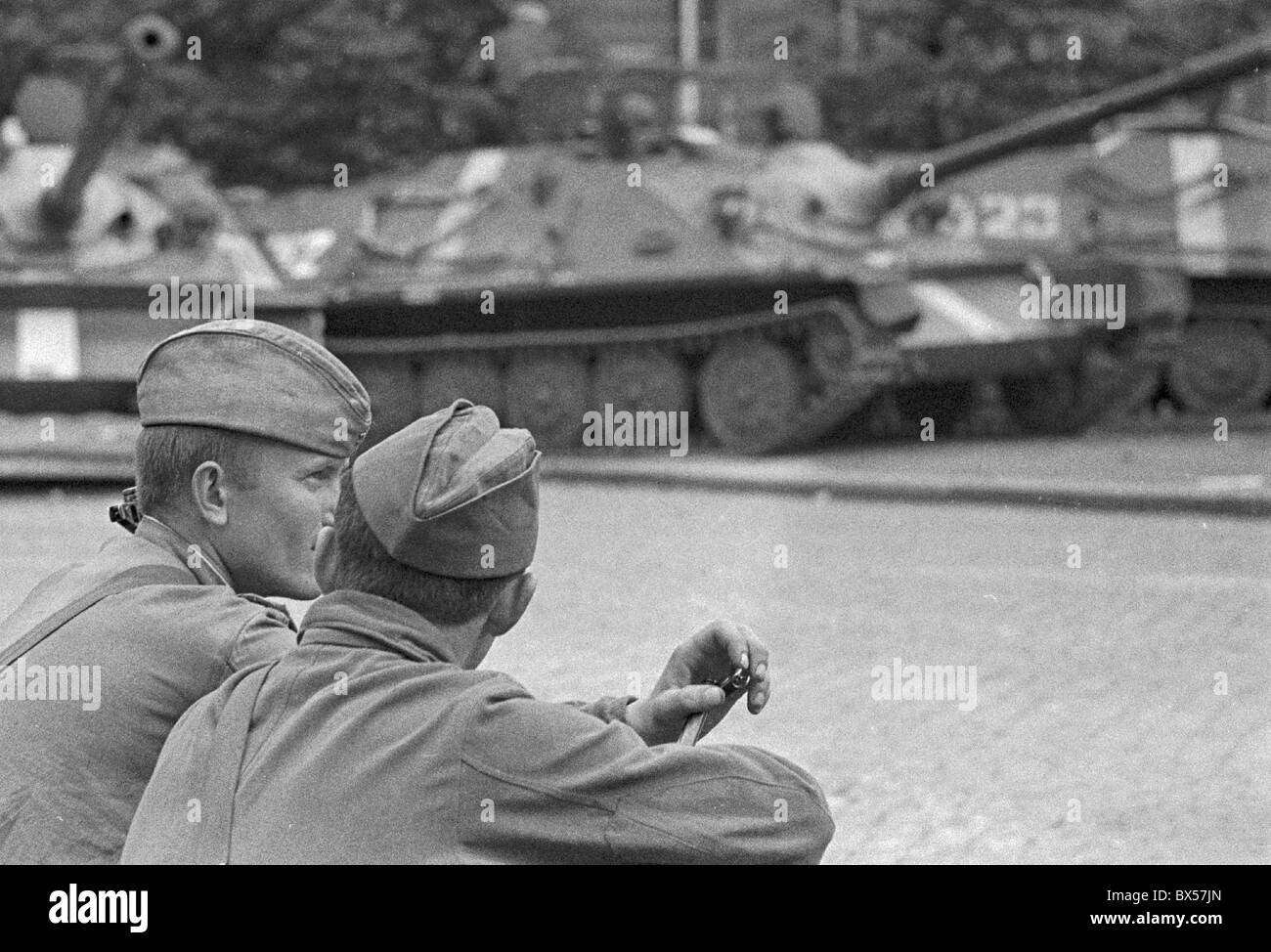 Sowjetische Soldaten, Rest, tanks Stockfoto