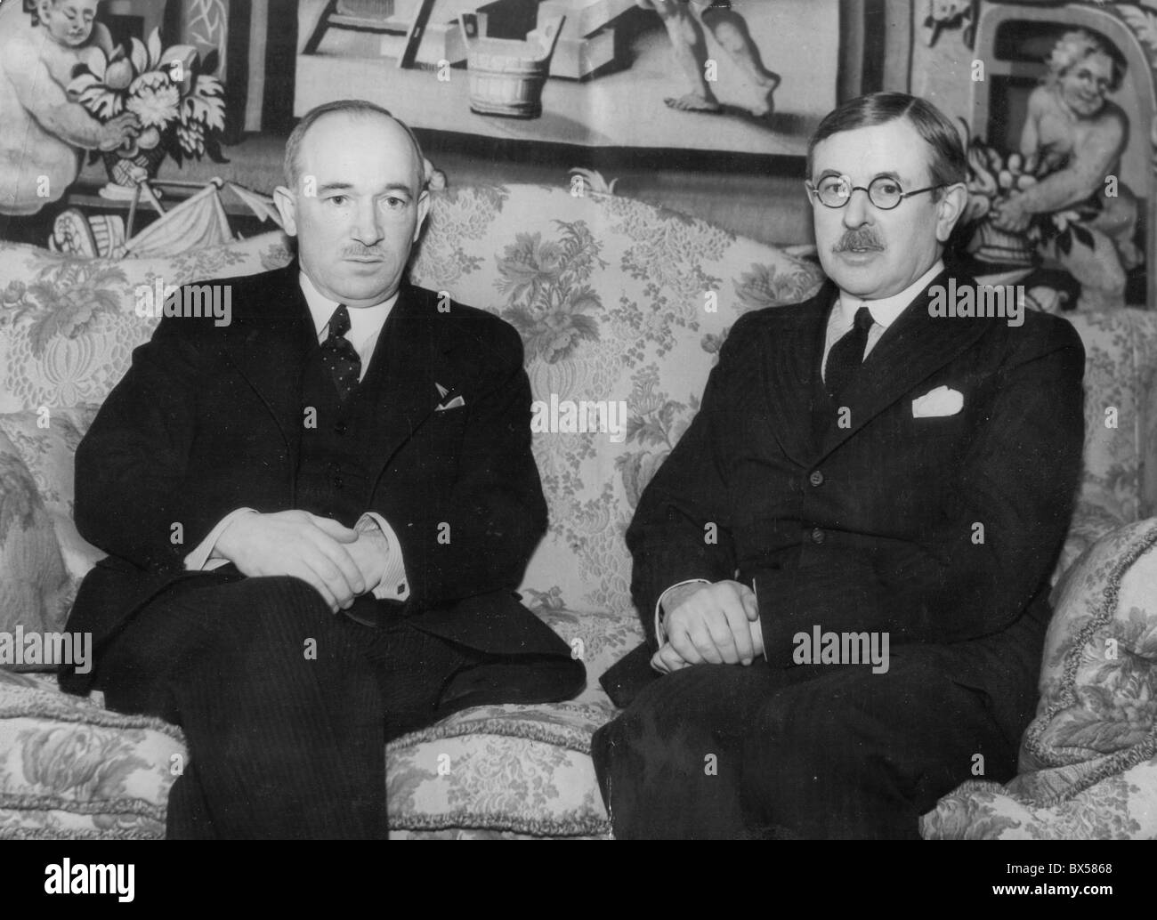 Tschechoslowakei - Prag, 22. Januar 1936, Edvard Benes begrüßt Robert William Setton-Watson, ein Publizist. Stockfoto