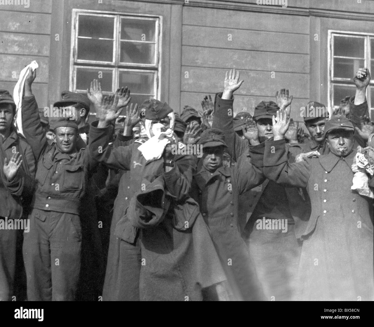 WWII Prag Mai 1945, deutsche POW´s auf der Prager Burg. Stockfoto