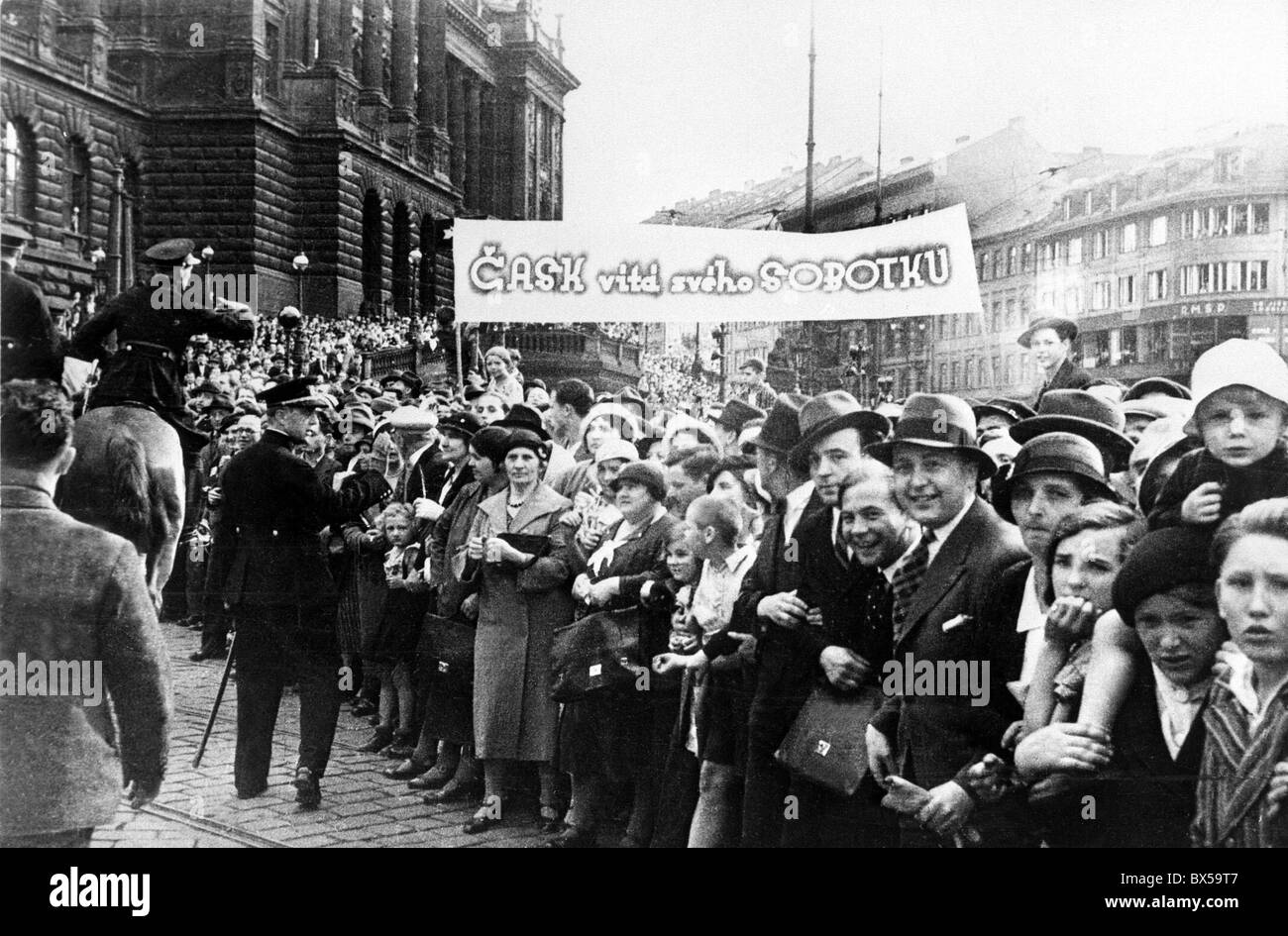 TSCHECHOSLOWAKISCHE SILBERMEDAILLE SOCCER TEAM 1934 ANKUNFT Stockfoto