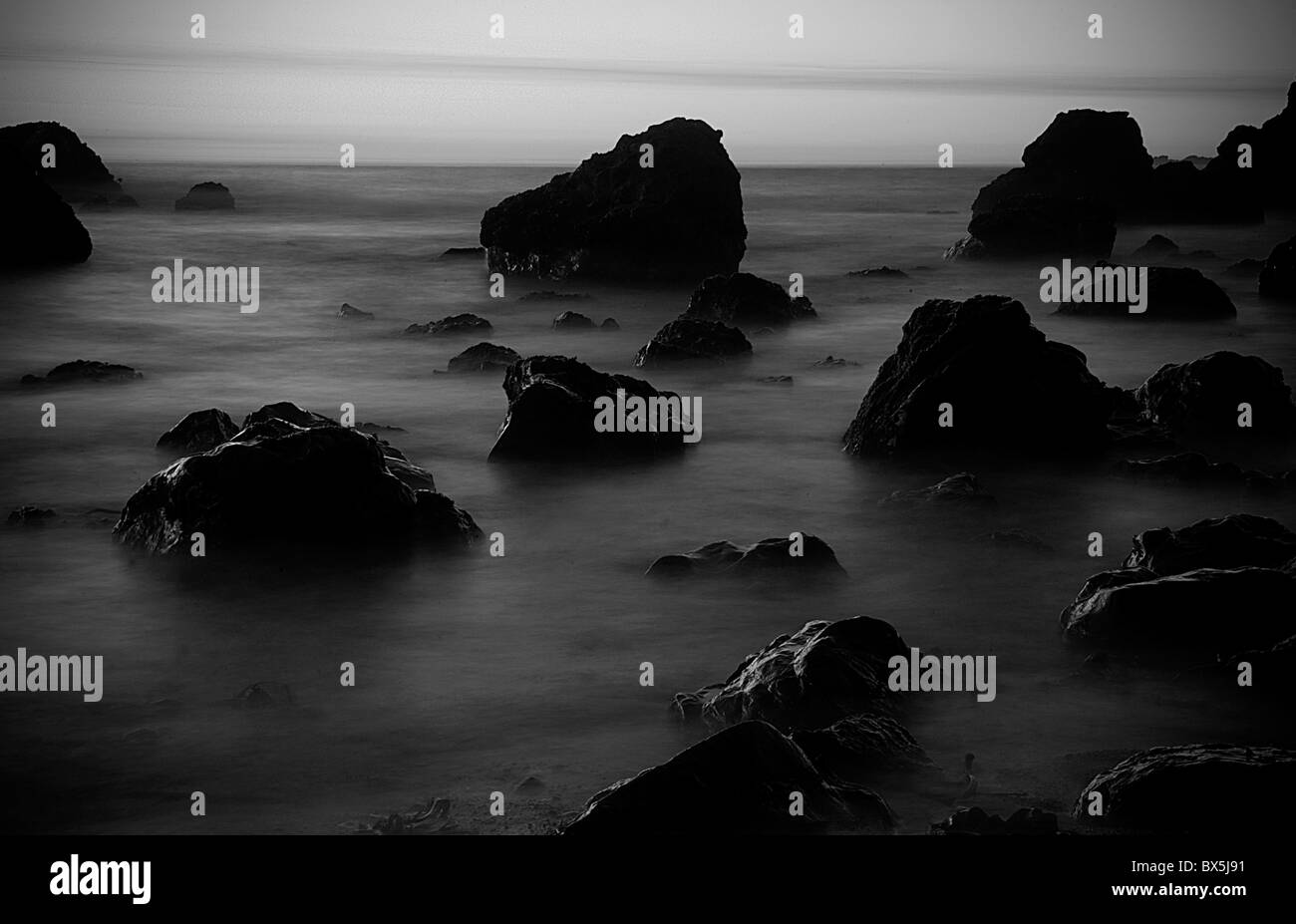 launisch Meere Rock Küste Küste malerische Landschaft Wellen Meerlandschaften Landschaft Pazifischer Ozean Oregon Linie dunkle Vorahnung ruhigen Stockfoto