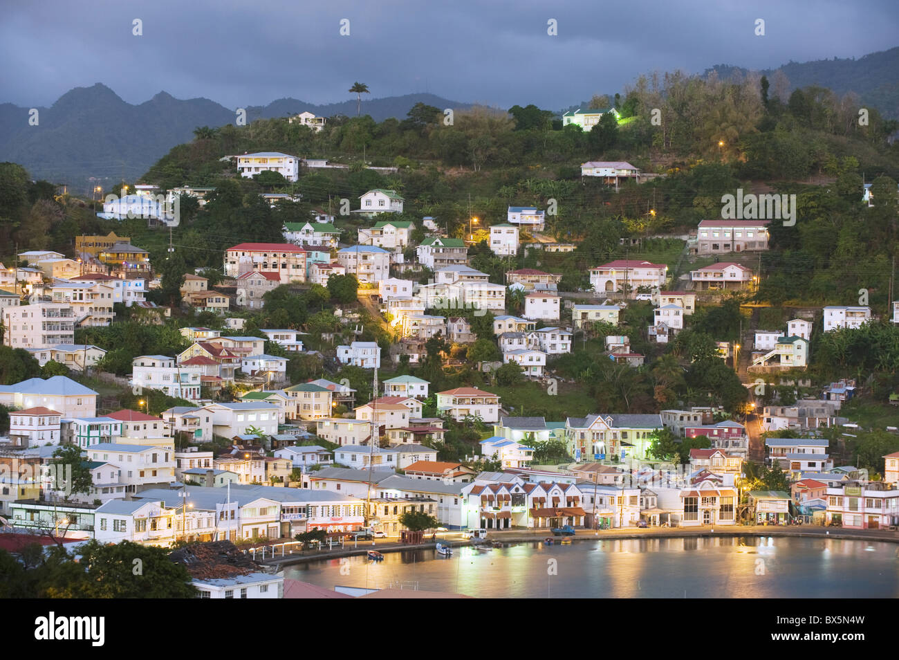 Hafen und Bürgerhäuser, Windward-Inseln, West Indies, St. George's, Grenada, Karibik, Mittelamerika Stockfoto