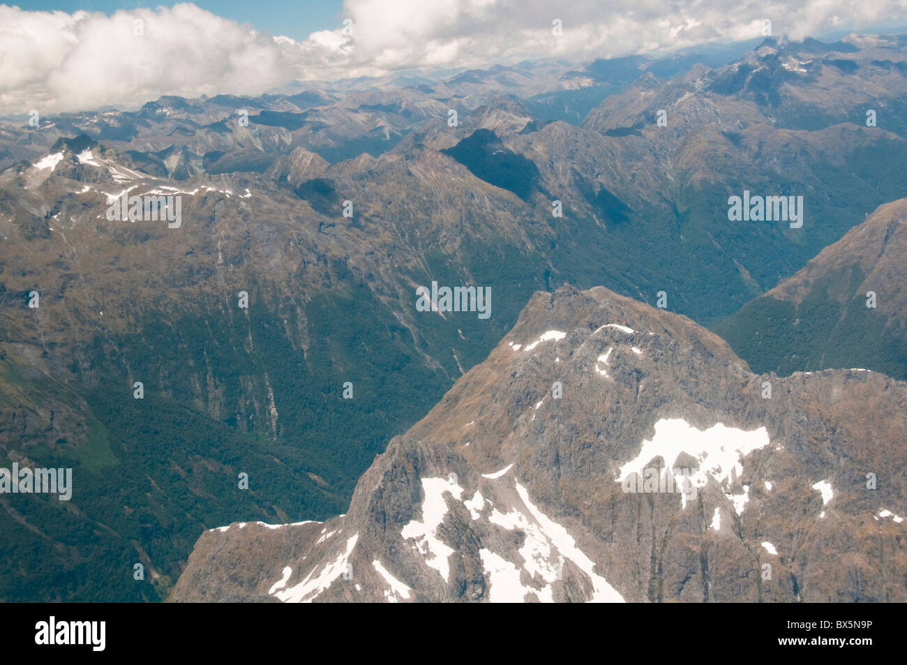 Südalpen, Arial Fotografie zum Milford Sound, Täler, schneebedeckte Berge, Souther Island Neuseeland Stockfoto