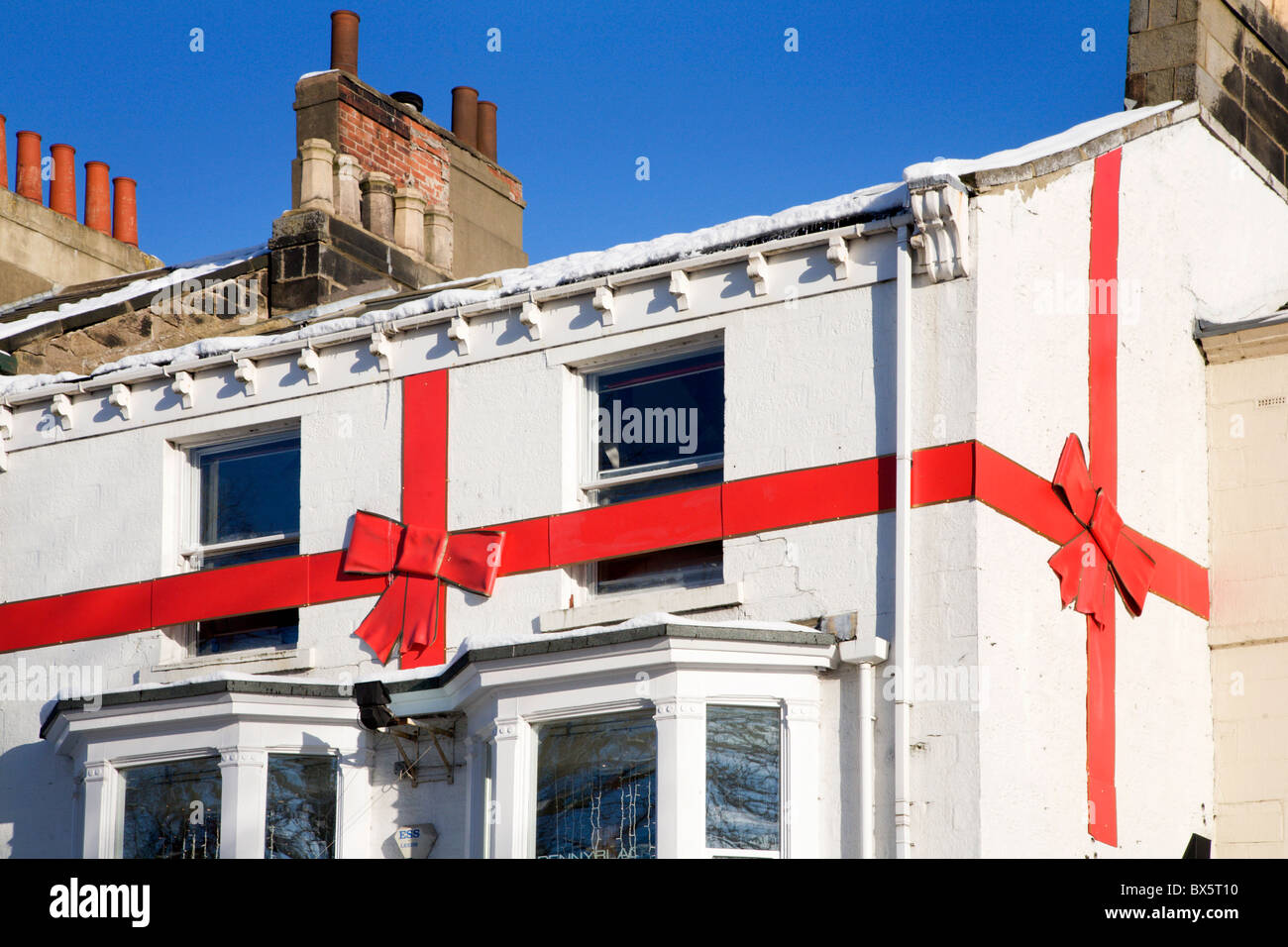 Weihnachten-Band auf einem Shop Harrogate North Yorkshire England Stockfoto