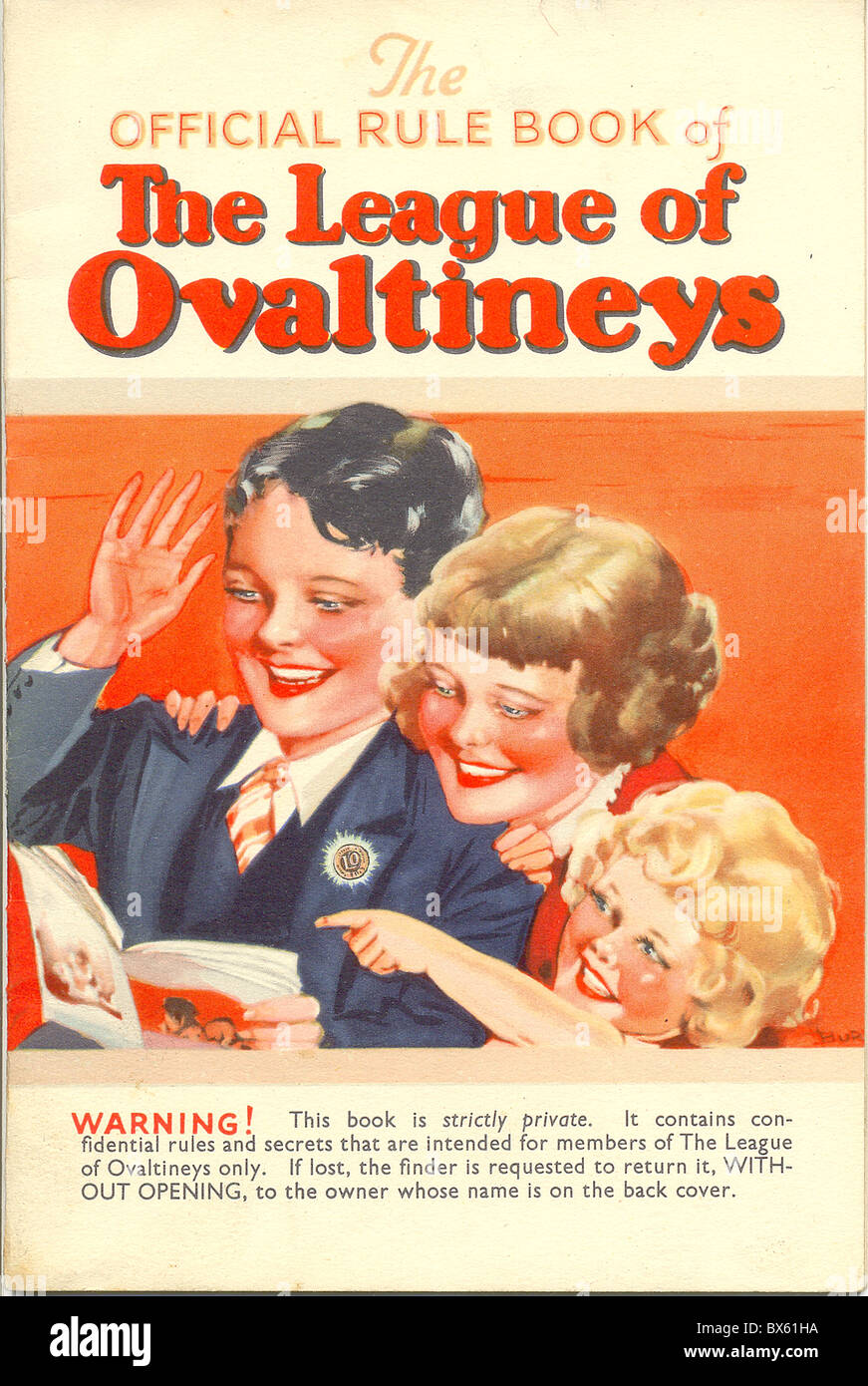 Abdeckung des offiziellen Rule Book of The League of Ovaltineys Stockfoto