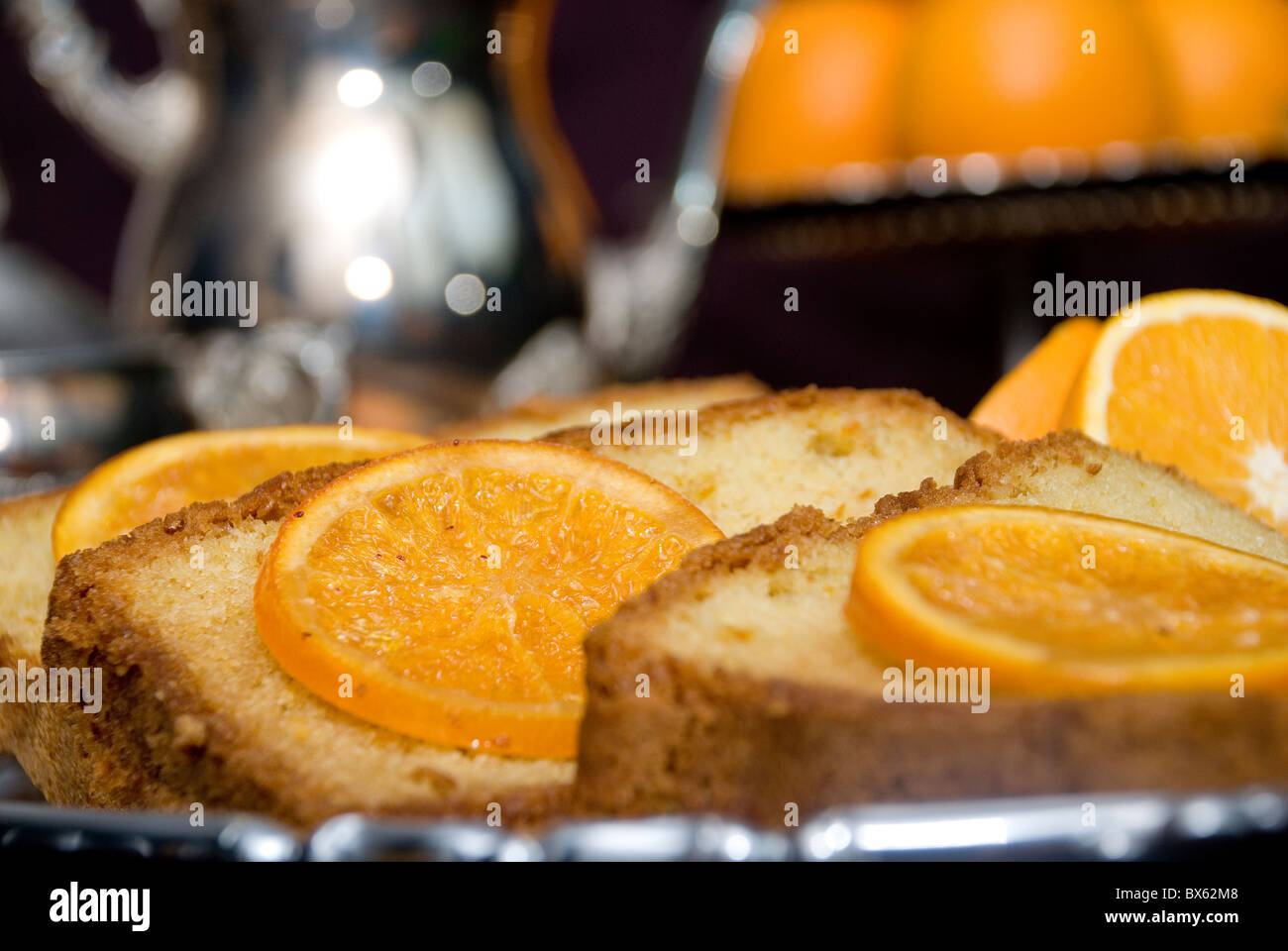 Fruchtiger biskuitkuchen -Fotos und -Bildmaterial in hoher Auflösung ...