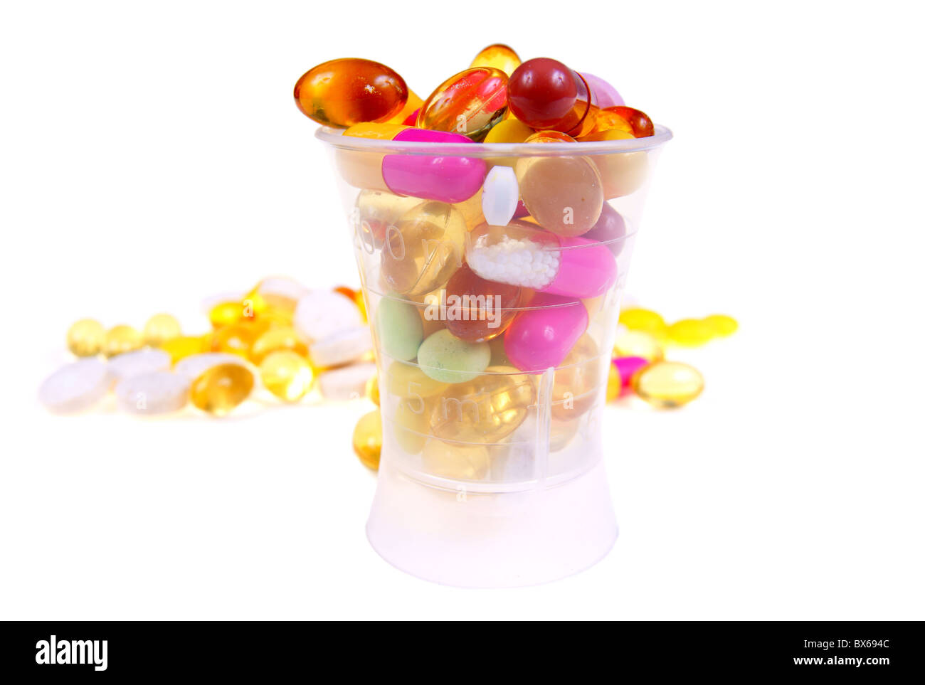 Vertreter der verschiedenen Tabletten isoliert auf weißem Hintergrund Stockfoto