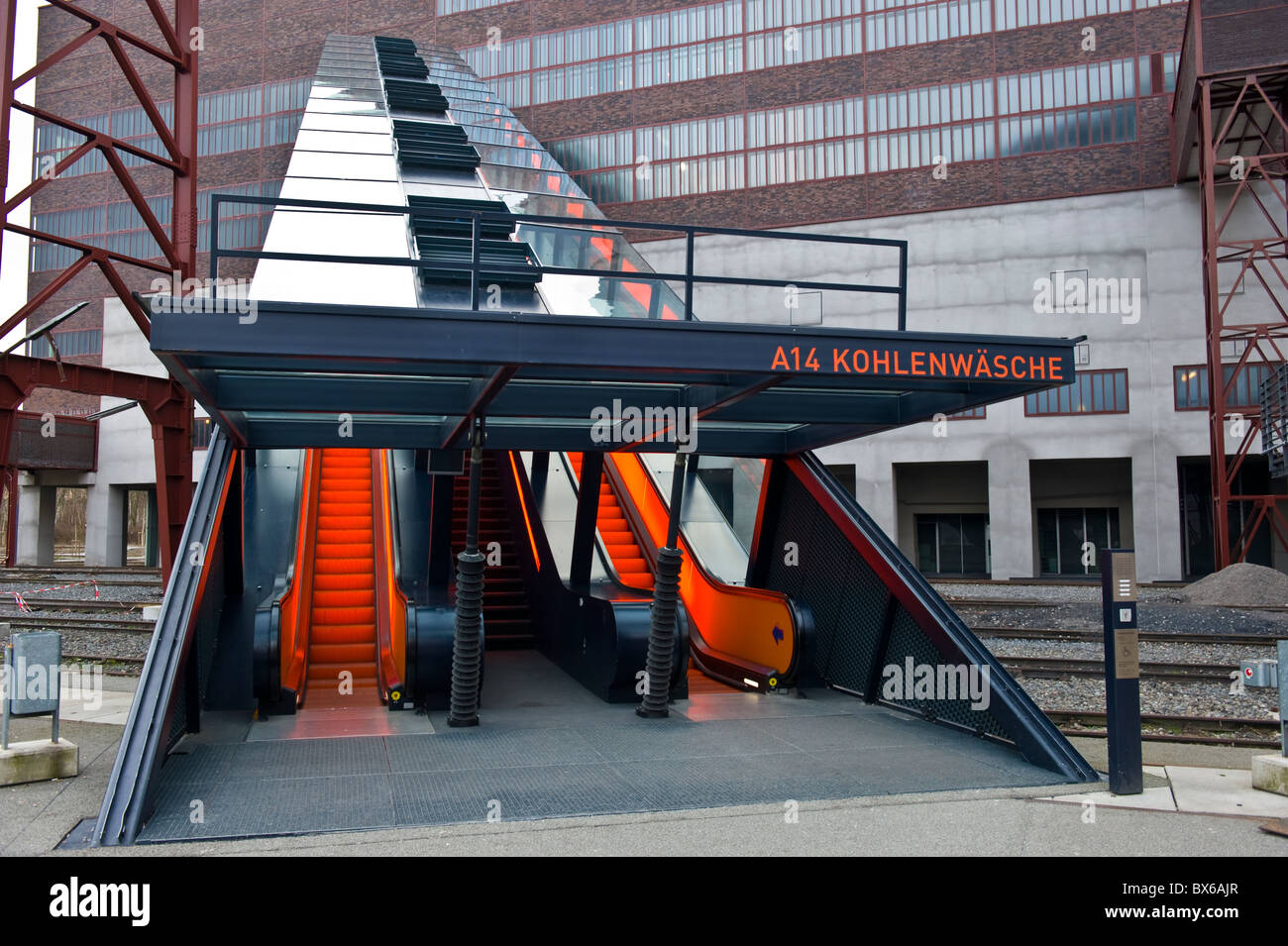 Treppe zu den Besucherbereich der Ruhr Museum Zeche Welterbe Zollverein in Essen, Nordrhein-Westfalen, Deutschland Stockfoto