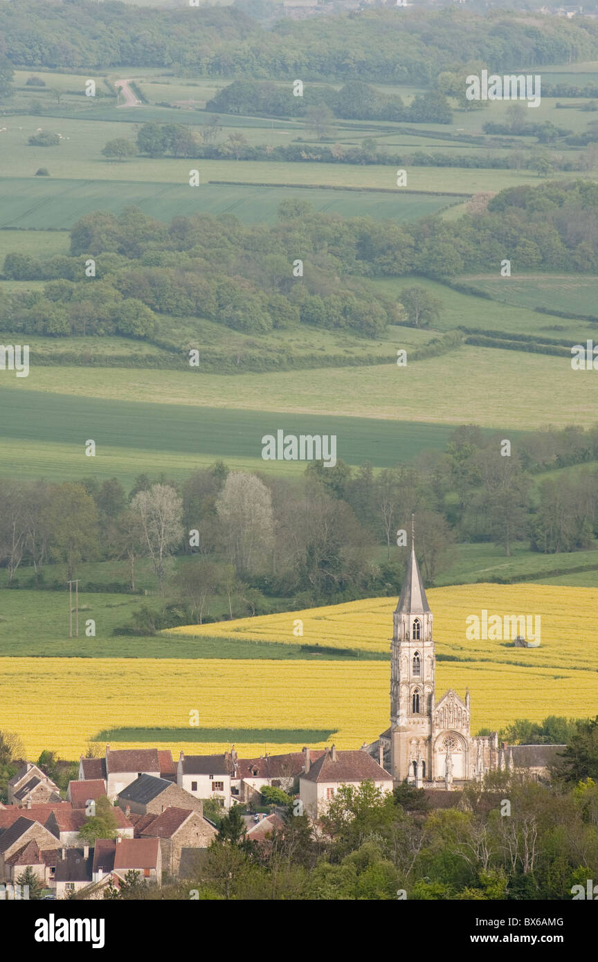 Saint-Pere Sous Vezelay Dorf, Burgund, Frankreich Stockfoto