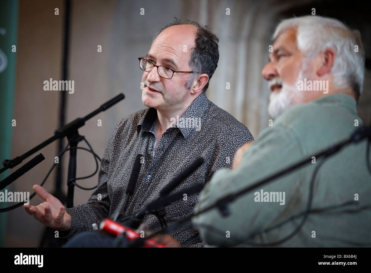 John Lanchester sprechen bei The Telegraph Art und Weise mit Worten Literaturtagen, Dartington Hall 2010 Stockfoto
