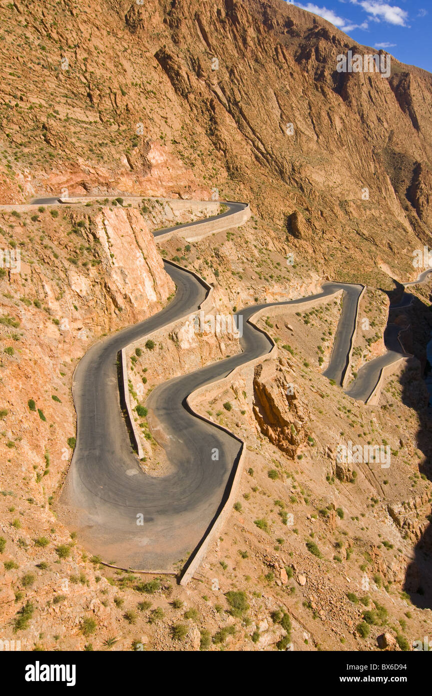 Serpentinenstraße am Dades Schlucht, Marokko, Nordafrika, Afrika Stockfoto