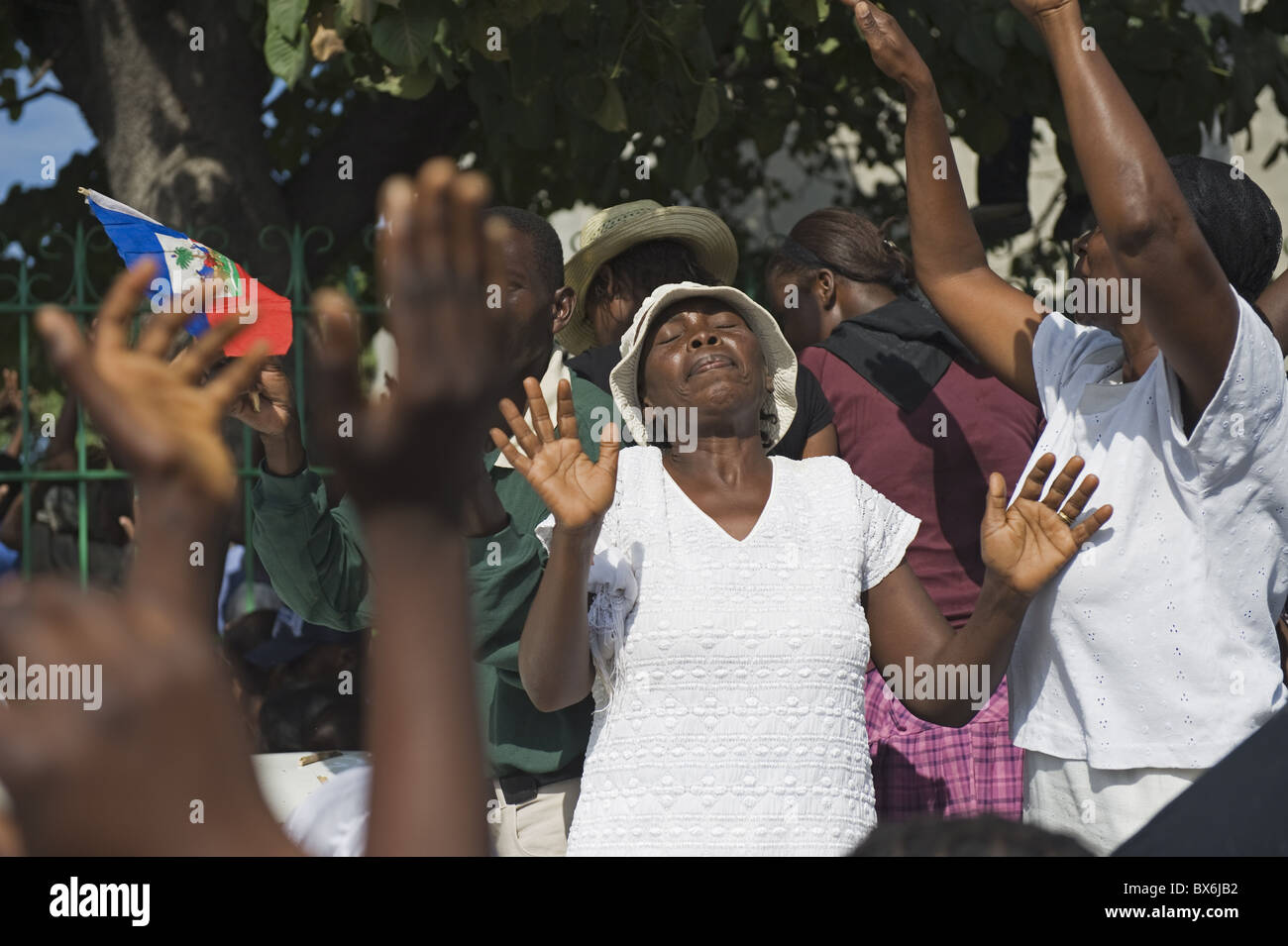 Memorial Day Feier einen Monat nach dem Erdbeben im Januar 2010, Port au Prince, Haiti, West Indies Stockfoto