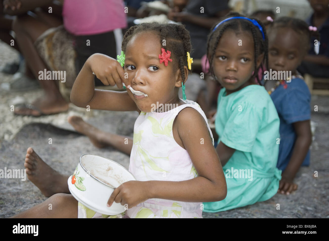 Waisenkinder in einem Waisenhaus nach dem Erdbeben im Januar 2010, Port au Prince, Haiti, West Indies, Karibik, Mittelamerika Stockfoto