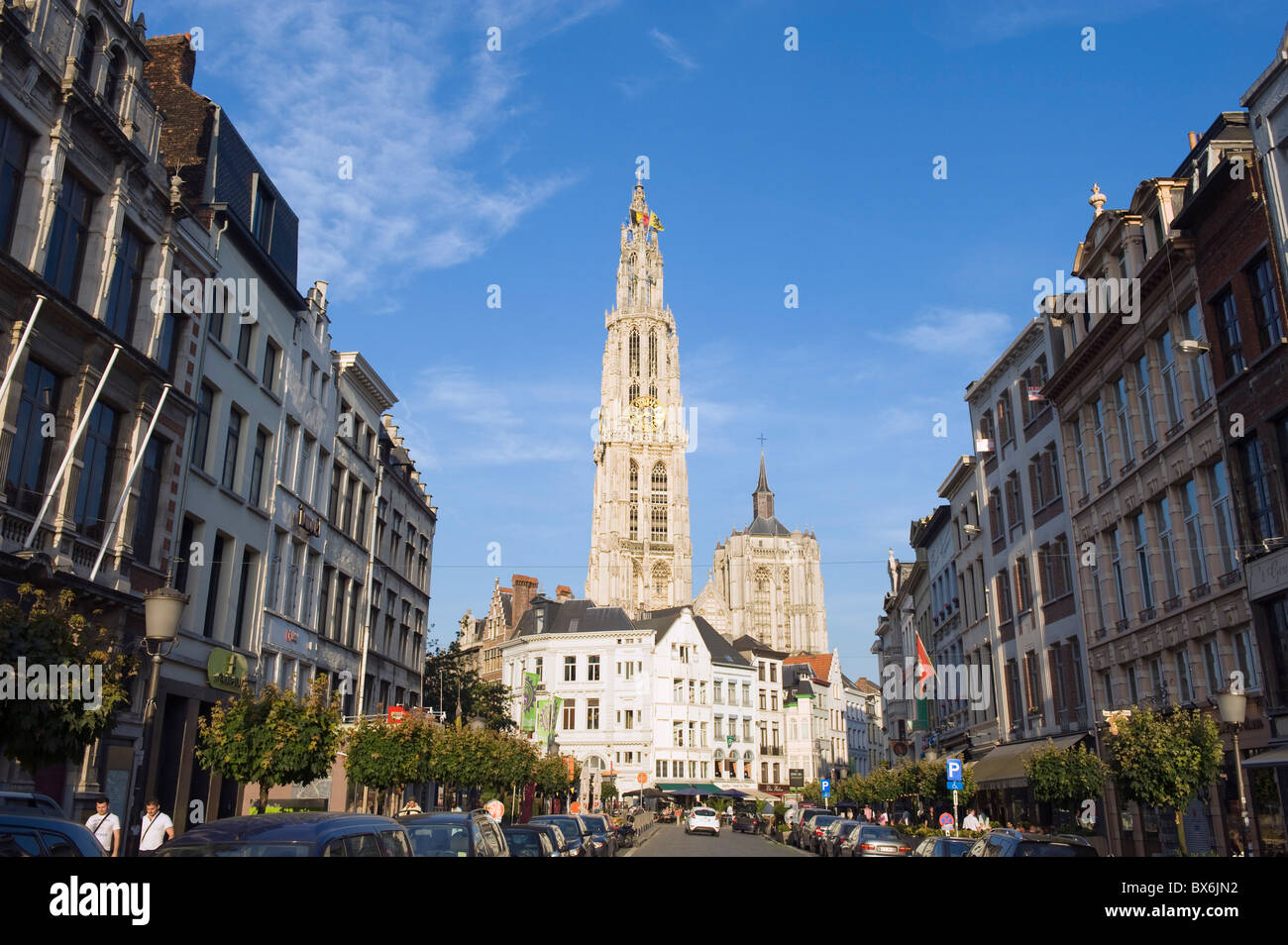 Turm der Onze Lieve Vrouwekathedraal, gebaut zwischen 1352 und 1521, Antwerpen, Flandern, Belgien, Europa Stockfoto