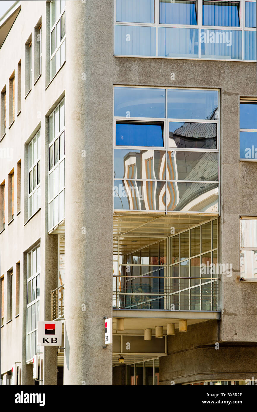 Detail eines modernen Gebäudes Komercni Banka (KB-Bank) in Usti Nad Labem, Tschechische Republik. (CTK Foto/Rene Fluger) Stockfoto