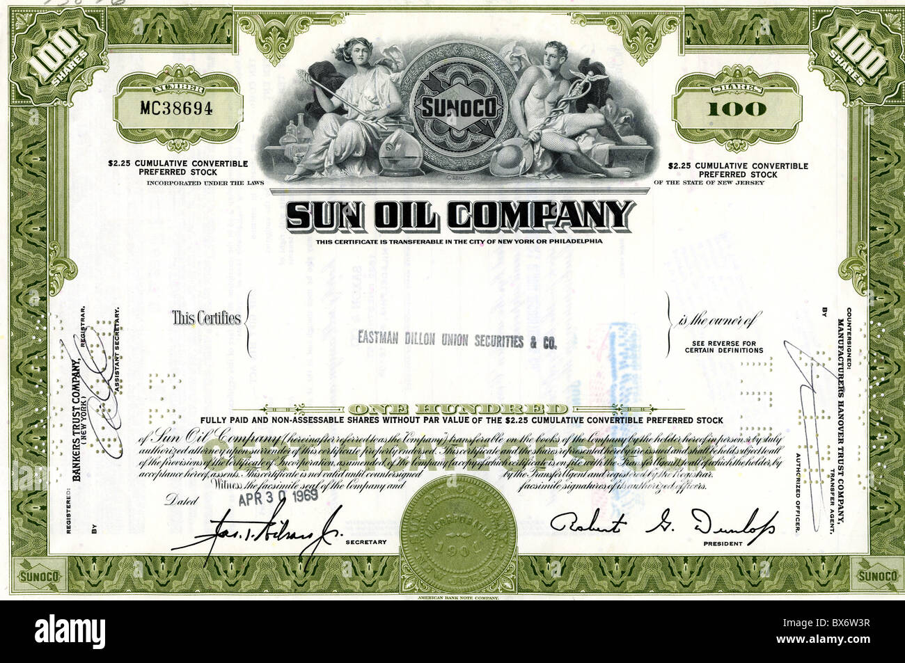 Geld / Finanzen, Aktien, Sun Oil Company, Zertifikat für 100 Aktien, eingetragen bei der Bakers Trust Company für Eastman Dillion Union Securities, New York, 12.3.1952, zusätzliche Rechte-Clearences-nicht verfügbar Stockfoto