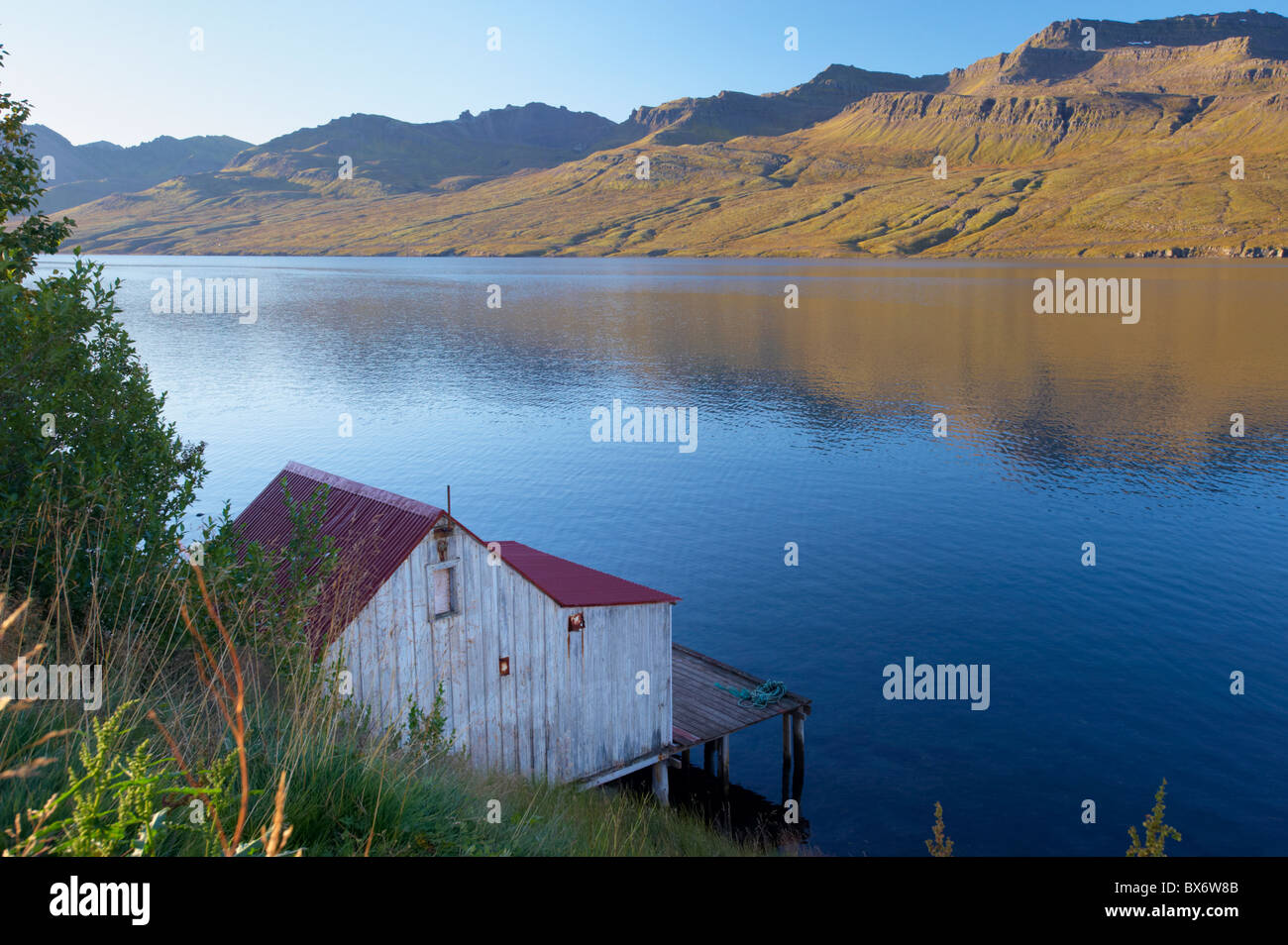 Fáskrúdsfjördur, Fáskrúdsfjördur-Fjord, Osten Fjorde Region, Island Stockfoto