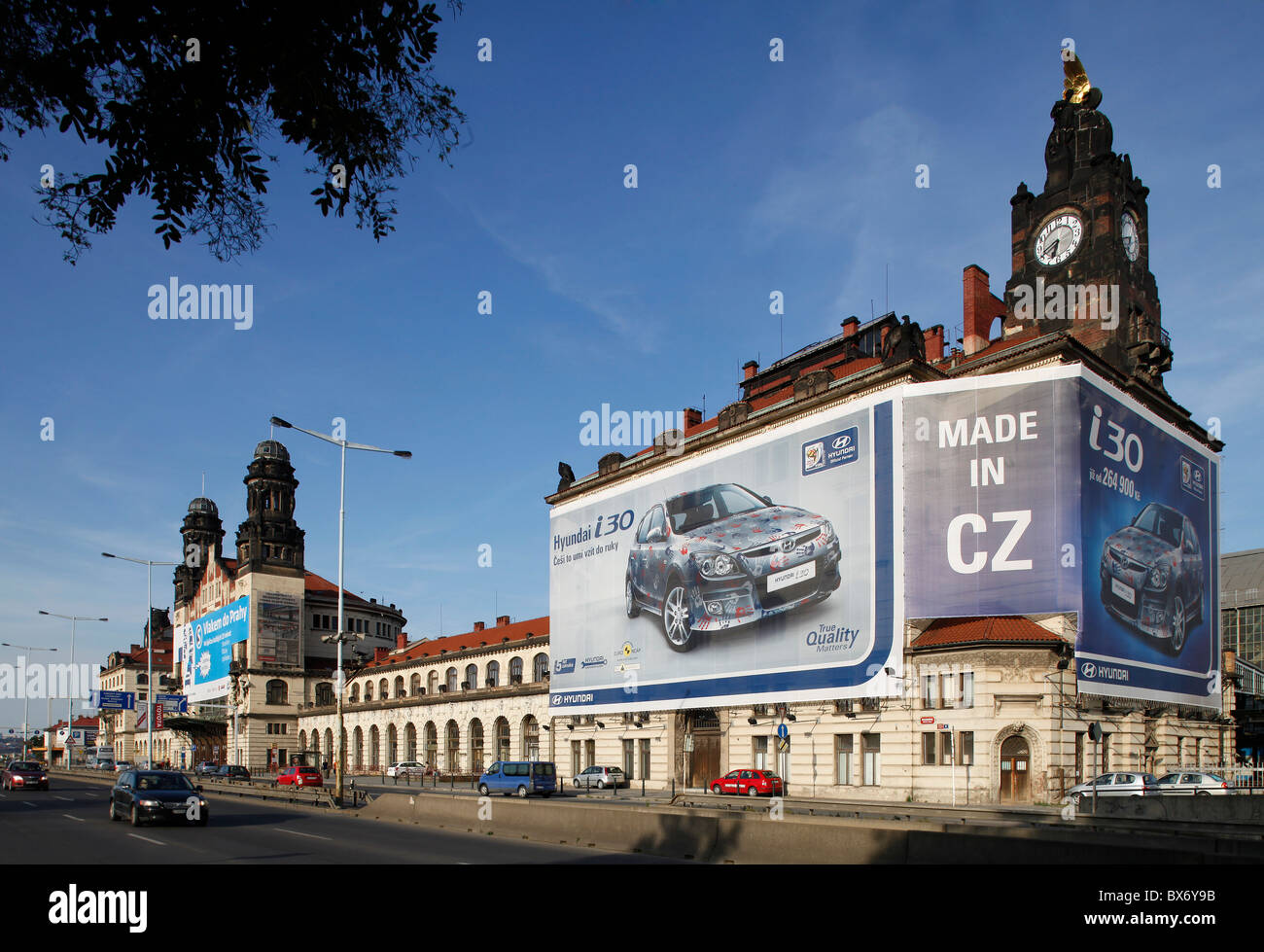 Prag Hauptbahnhof, Billboard, megaboard Stockfoto