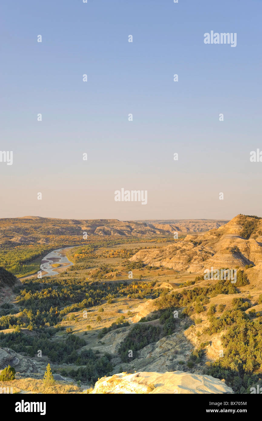 Little Missouri River und Flussschleife übersehen, Theodore-Roosevelt-Nationalpark (North Unit), North Dakota, USA Stockfoto