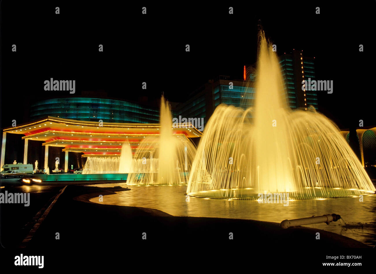 Wasser Brunnen außerhalb Caesars Palace in der Nacht, Las Vegas, Nevada, USA. Stockfoto