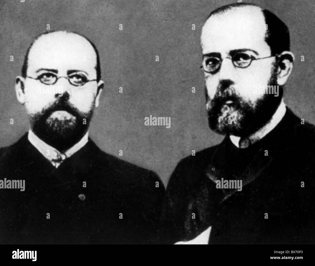 Koch, Robert, 11.12.1843 - 27. 5.1910 deutscher Arzt mit Kollege am Kaiserlichen Gesundheitsamt Friedrich Loeffler (links), Berlin, ca. 1885, Stockfoto